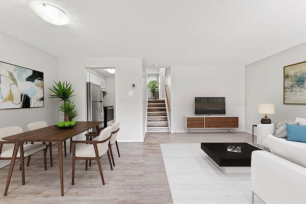 Guelph 3 bedrooms Townhouse for rent. Property photo: 556580-2