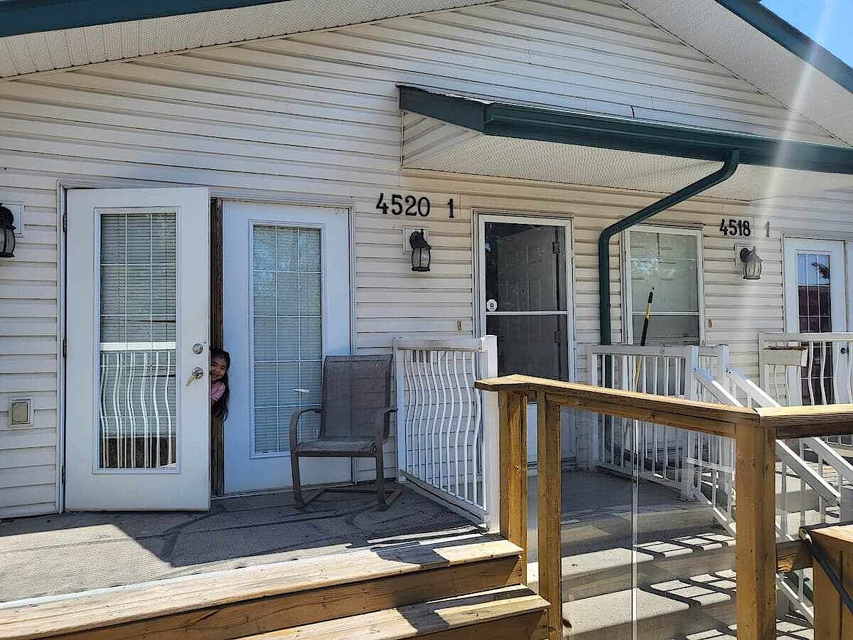 Calgary 2 bedrooms Duplex for rent. Property photo: 556627-1