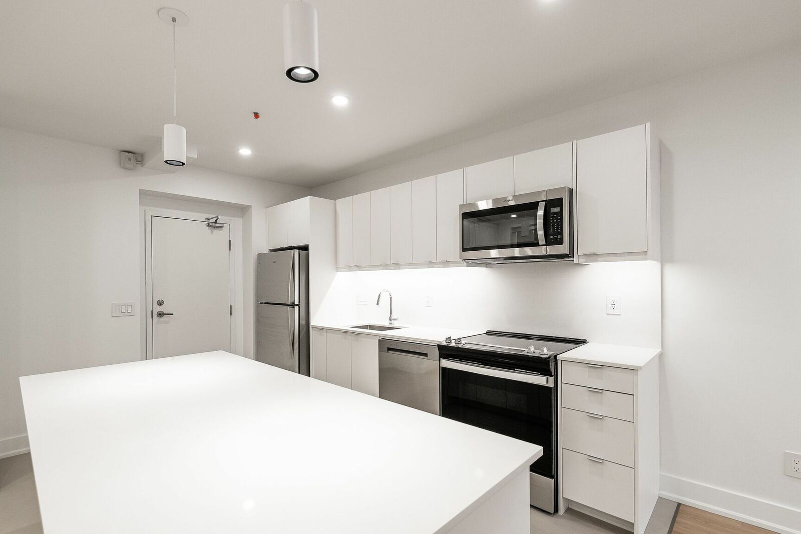 Toronto 3 bedrooms Apartment for rent. Property photo: 557294-1