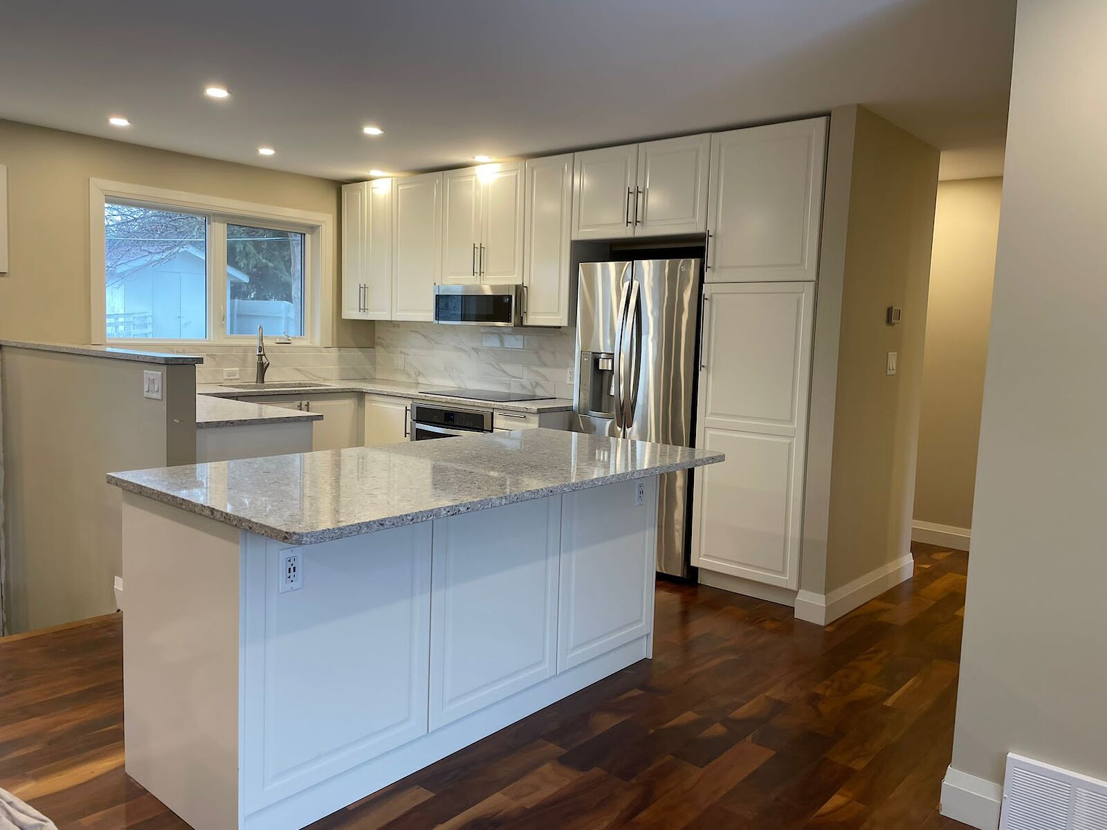 Calgary 3 bedrooms House for rent. Property photo: 557404-1