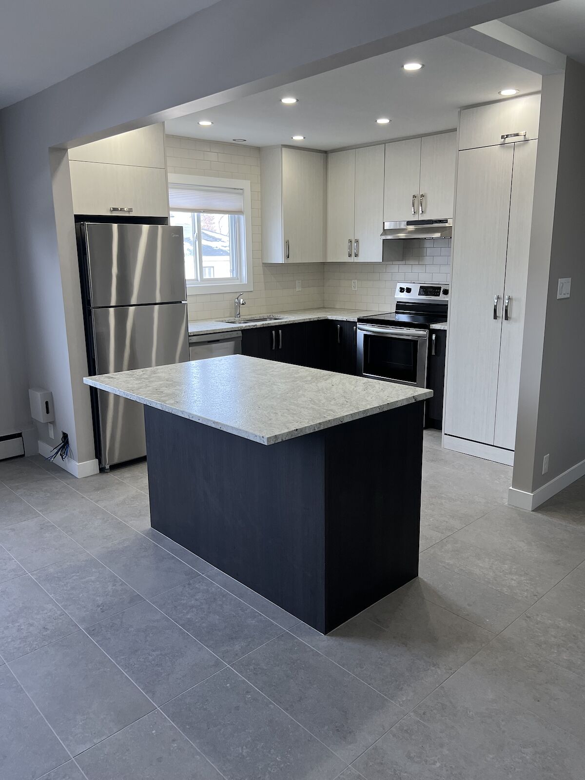 Calgary 1 bedroom Condo Unit for rent. Property photo: 557714-1