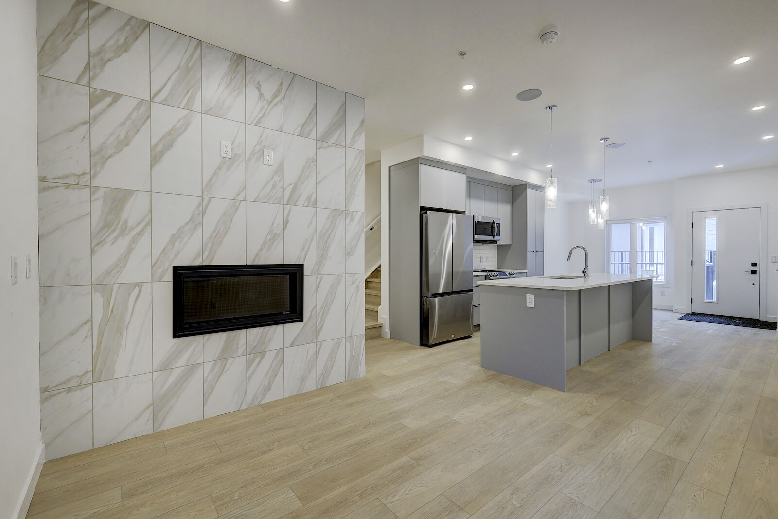 Calgary 3 bedrooms Townhouse for rent. Property photo: 557847-1