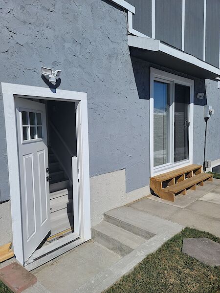 Calgary 5 bedrooms Room For Rent for rent. Property photo: 557903-3