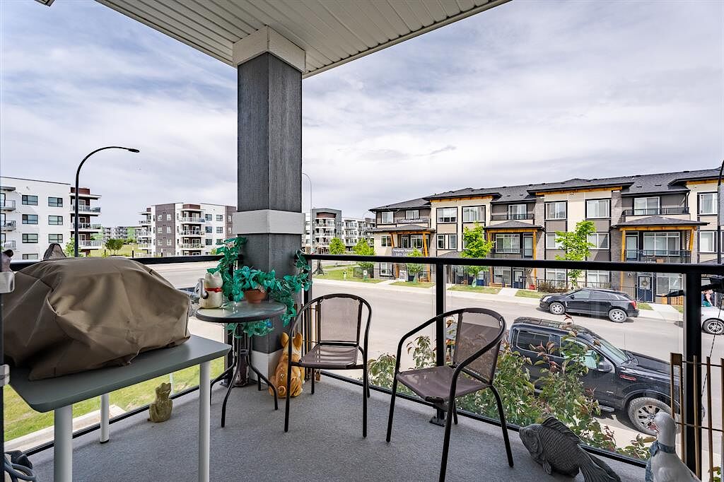 Calgary 3 bedrooms Townhouse for rent. Property photo: 557929-1