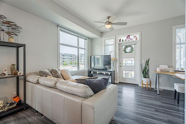 Calgary 3 bedrooms Townhouse for rent. Property photo: 557929-2
