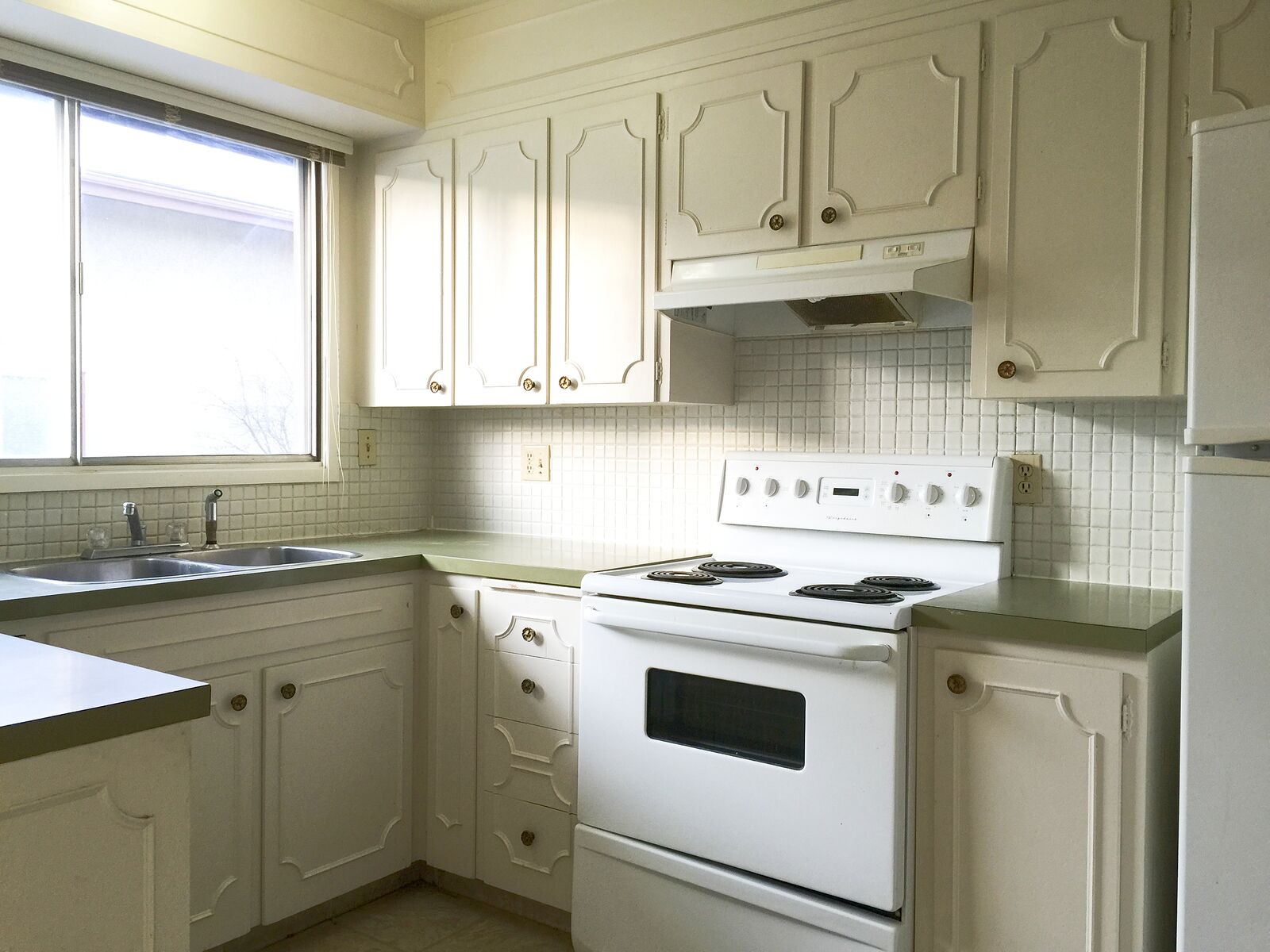 Calgary 2 bedrooms Main Floor for rent. Property photo: 558381-1