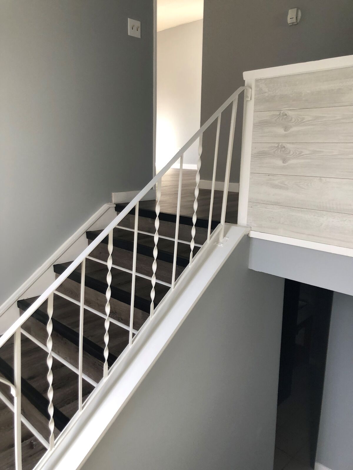 Calgary 4 bedrooms Duplex for rent. Property photo: 558489-1