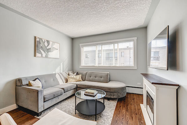 Calgary 1 bedroom Condo Unit for rent. Property photo: 558848-2