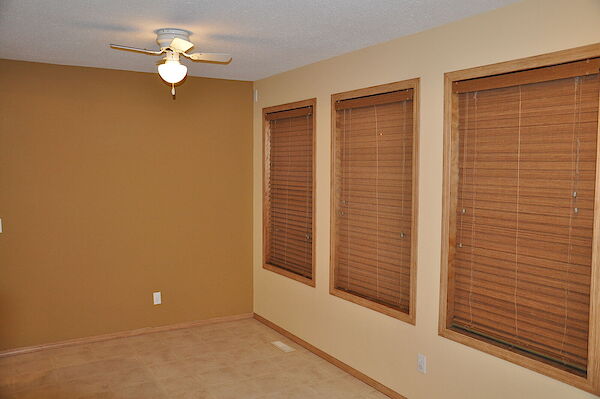 Calgary 4 bedrooms House for rent. Property photo: 559181-3
