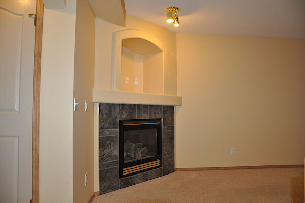 Calgary 4 bedrooms House for rent. Property photo: 559181-2