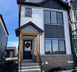 3 bed 2.5 bath Showhome with Double garage