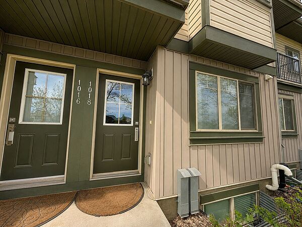 Calgary 2 bedrooms Townhouse for rent. Property photo: 559412-2