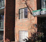 Newly Renovated Sunny Suite