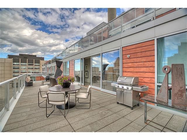 Calgary 2 bedrooms Condo Unit for rent. Property photo: 55970-1