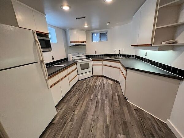 Holyrood Basement 1 Bed Suite