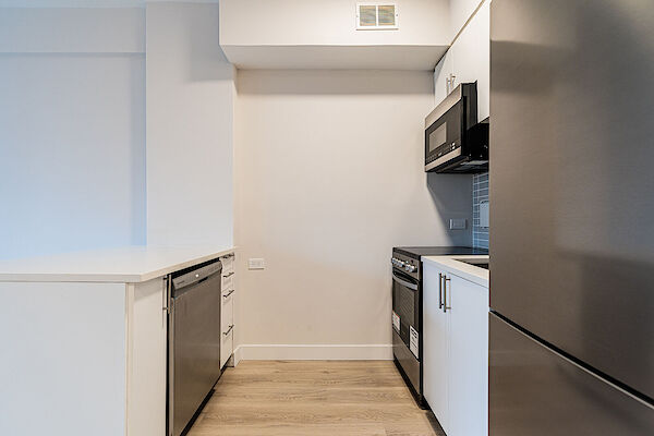 Montr&eacute;al bachelor bedrooms Apartment for rent. Property photo: 560227-3
