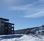 Luxurious 1-Bed Condo with AC, Heated Parking & Utilities Include(Heat &Water)