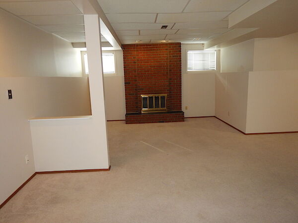 Calgary 3 bedrooms Basement for rent. Property photo: 560365-2