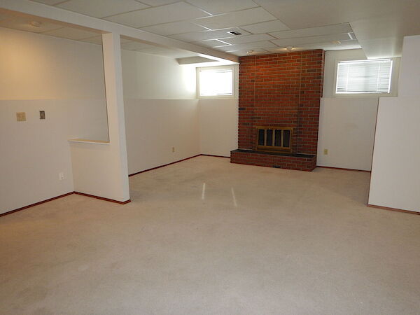 Calgary 3 bedrooms Basement for rent. Property photo: 560365-3