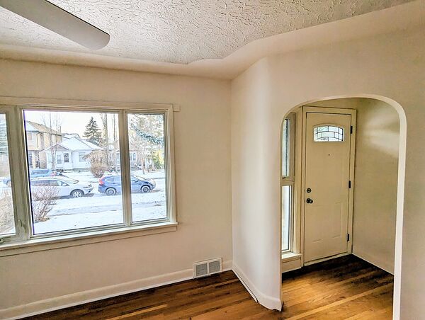 Calgary 2 bedrooms Main Floor for rent. Property photo: 560529-3