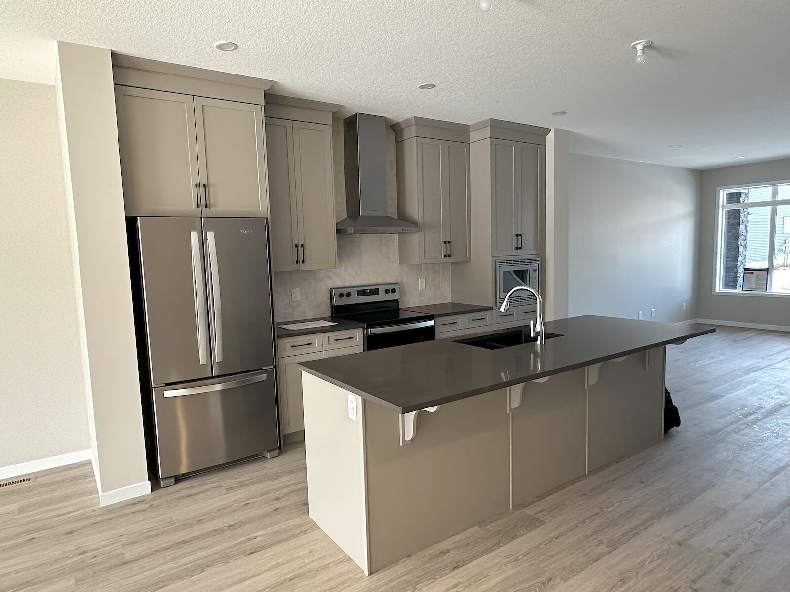 Calgary 3 bedrooms House for rent. Property photo: 560830-1