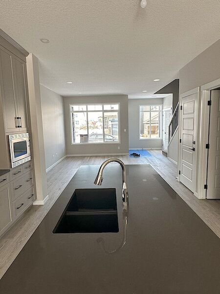 Calgary 3 bedrooms House for rent. Property photo: 560830-3
