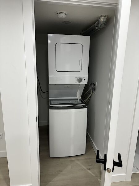 Calgary 1 + Den bedrooms Basement for rent. Property photo: 560976-2