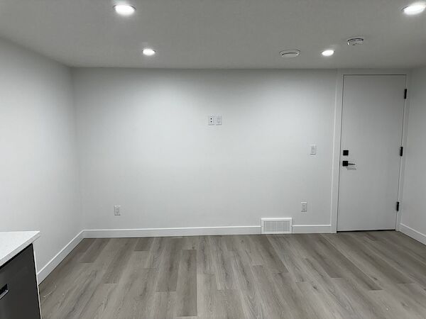 Calgary 1 + Den bedrooms Basement for rent. Property photo: 560976-3