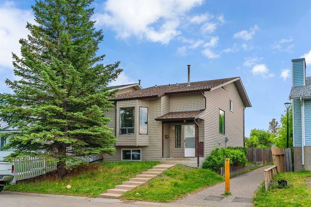 Calgary 3 bedrooms House for rent. Property photo: 561116-1