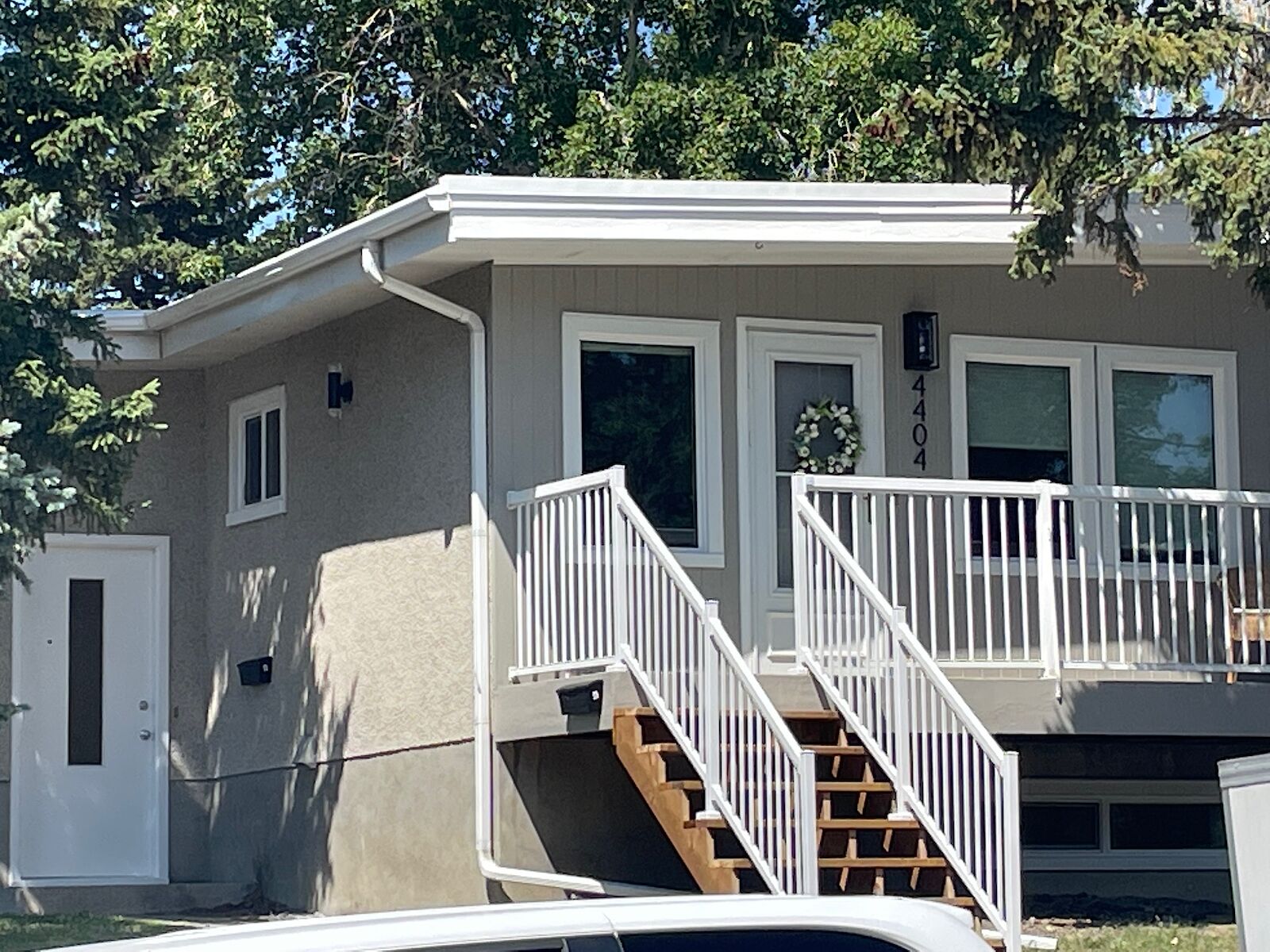 Calgary 2 + Den bedrooms Main Floor for rent. Property photo: 561132-1