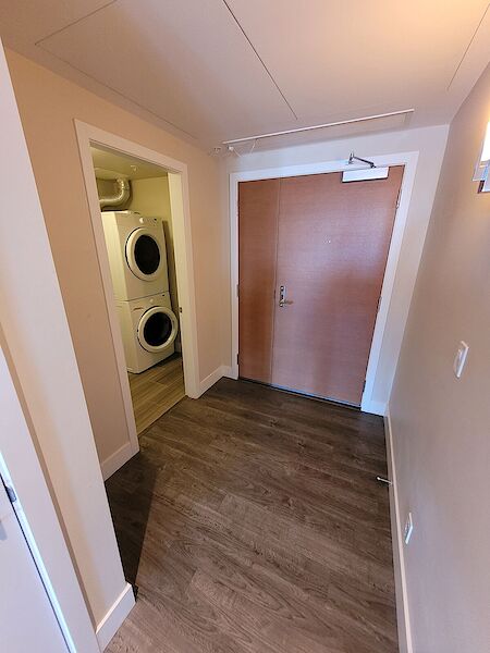 Calgary 2 bedrooms Condo Unit for rent. Property photo: 561715-2