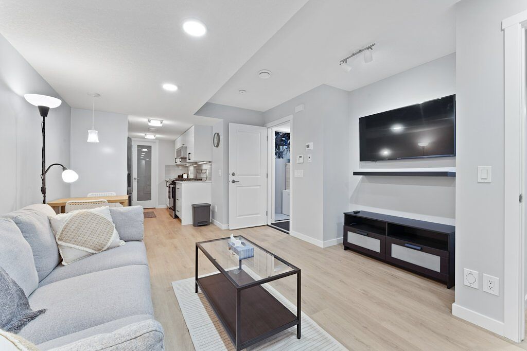 Calgary 1 bedroom Basement for rent. Property photo: 562135-1