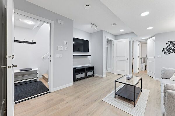 Calgary 1 bedroom Basement for rent. Property photo: 562135-2