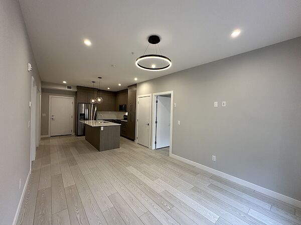 Calgary 2 bedrooms Condo Unit for rent. Property photo: 562226-2