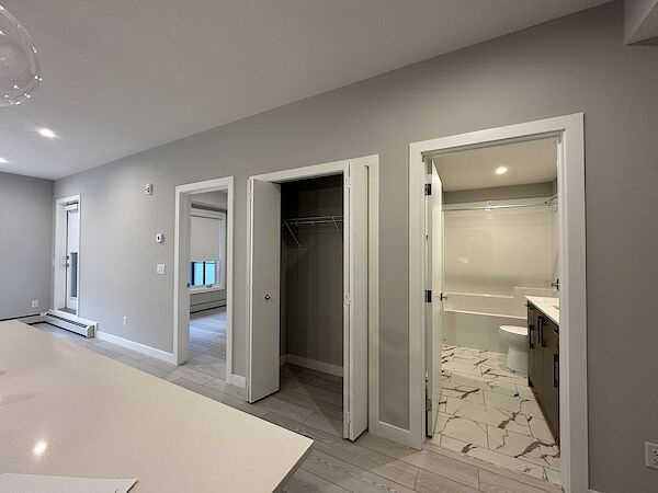 Calgary 2 bedrooms Condo Unit for rent. Property photo: 562226-3