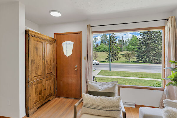 Calgary 2 bedrooms Main Floor for rent. Property photo: 563045-3