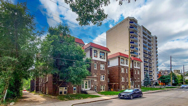 Hamilton bachelor bedrooms Apartment for rent. Property photo: 563194-2