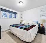 A Private Room for rent , Walk to Dalhousie C train, U OF C , Downtown etc