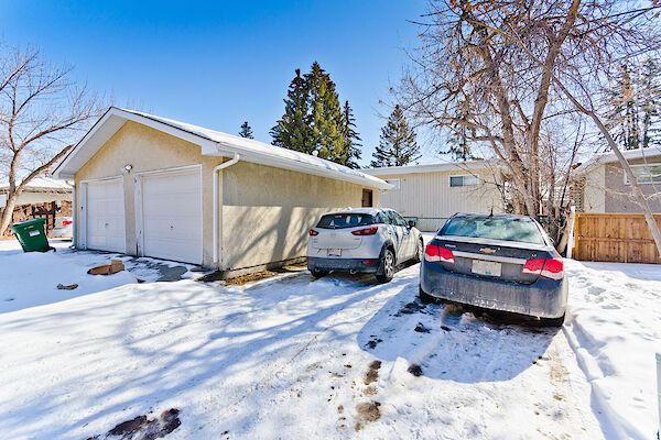 Calgary 6 bedrooms Room For Rent for rent. Property photo: 563442-3