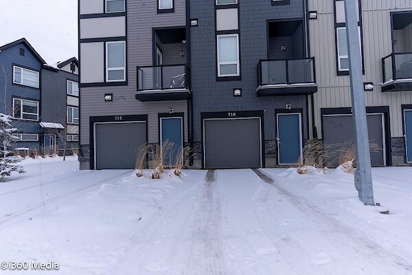 Calgary 2 + Den bedrooms Townhouse for rent. Property photo: 563505-3