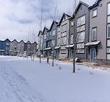 Large Modern 2brm with Den and 2.5 bath TownHouse, dbl gar + full driveway