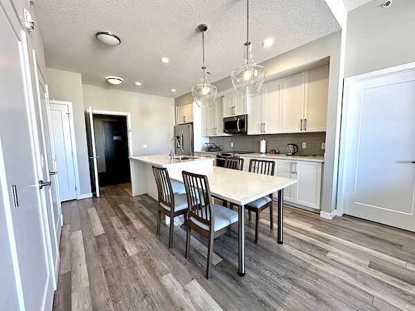 Calgary 2 bedrooms Condo Unit for rent. Property photo: 563604-3