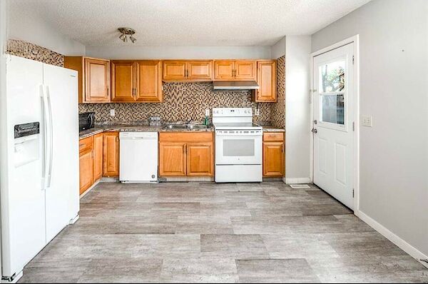 Calgary 3 bedrooms House for rent. Property photo: 563627-2
