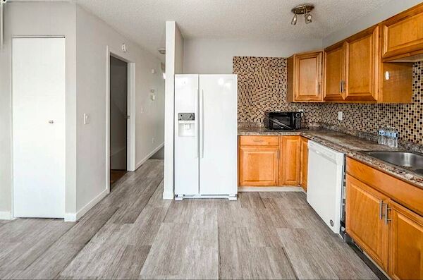 Calgary 3 bedrooms House for rent. Property photo: 563627-3