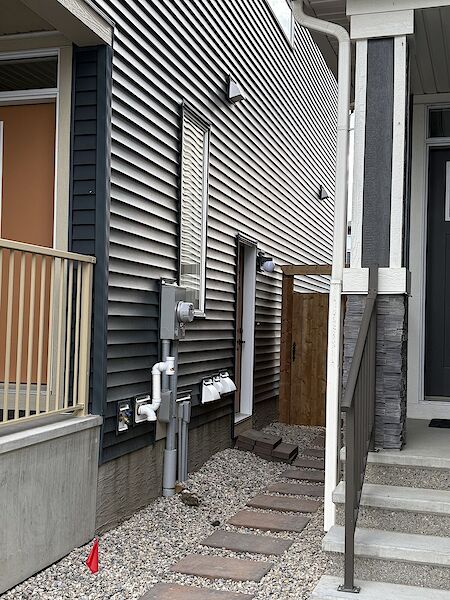 Calgary 2 bedrooms Basement for rent. Property photo: 563839-2