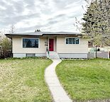 Attractive 2-bed, 1-bath Main floor in Banff Trail