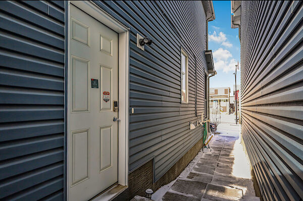 Calgary 1 + Den bedrooms Basement for rent. Property photo: 564103-3