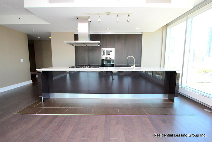 Calgary 2 bedrooms Condo Unit for rent. Property photo: 564495-1