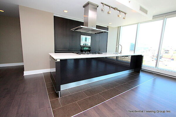 Calgary 2 bedrooms Condo Unit for rent. Property photo: 564495-2