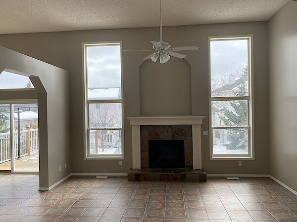 Calgary 4 bedrooms House for rent. Property photo: 564507-2